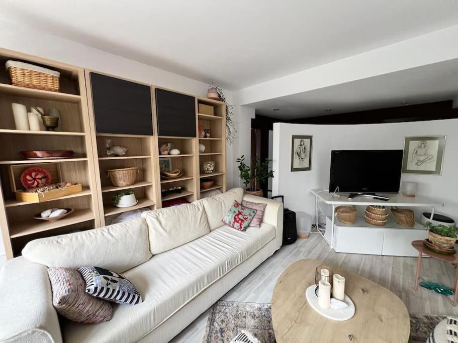 Kazanlak Large Guest House Apartment Near The Center With Full Kitchen & Dining Room, King Beds, Garden Patio, Free Parking & Self Check-In Zewnętrze zdjęcie
