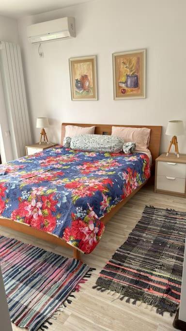 Kazanlak Large Guest House Apartment Near The Center With Full Kitchen & Dining Room, King Beds, Garden Patio, Free Parking & Self Check-In Zewnętrze zdjęcie