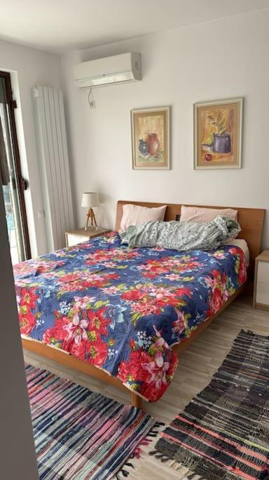 Kazanlak Large Guest House Apartment Near The Center With Full Kitchen & Dining Room, King Beds, Garden Patio, Free Parking & Self Check-In Zewnętrze zdjęcie