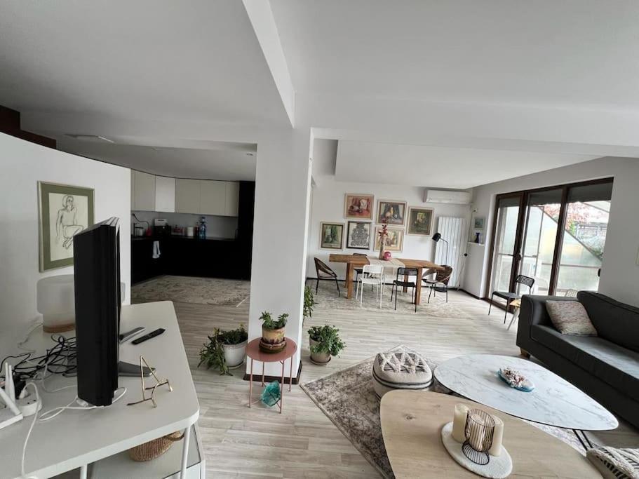 Kazanlak Large Guest House Apartment Near The Center With Full Kitchen & Dining Room, King Beds, Garden Patio, Free Parking & Self Check-In Zewnętrze zdjęcie